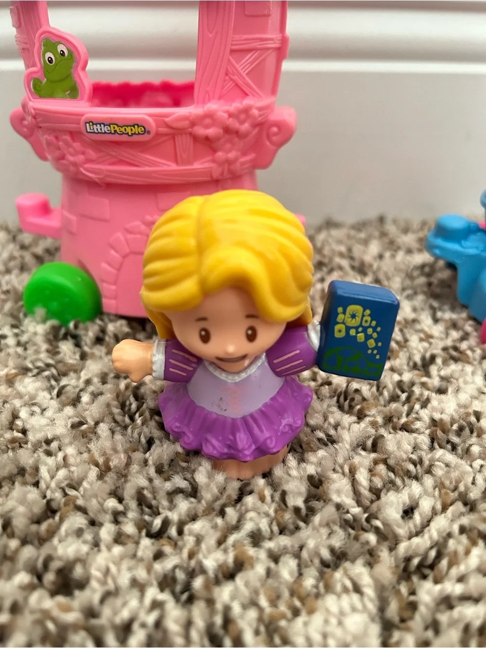 Fisher price Little people princess floats, rapunzel, Cinderella, Ariel
